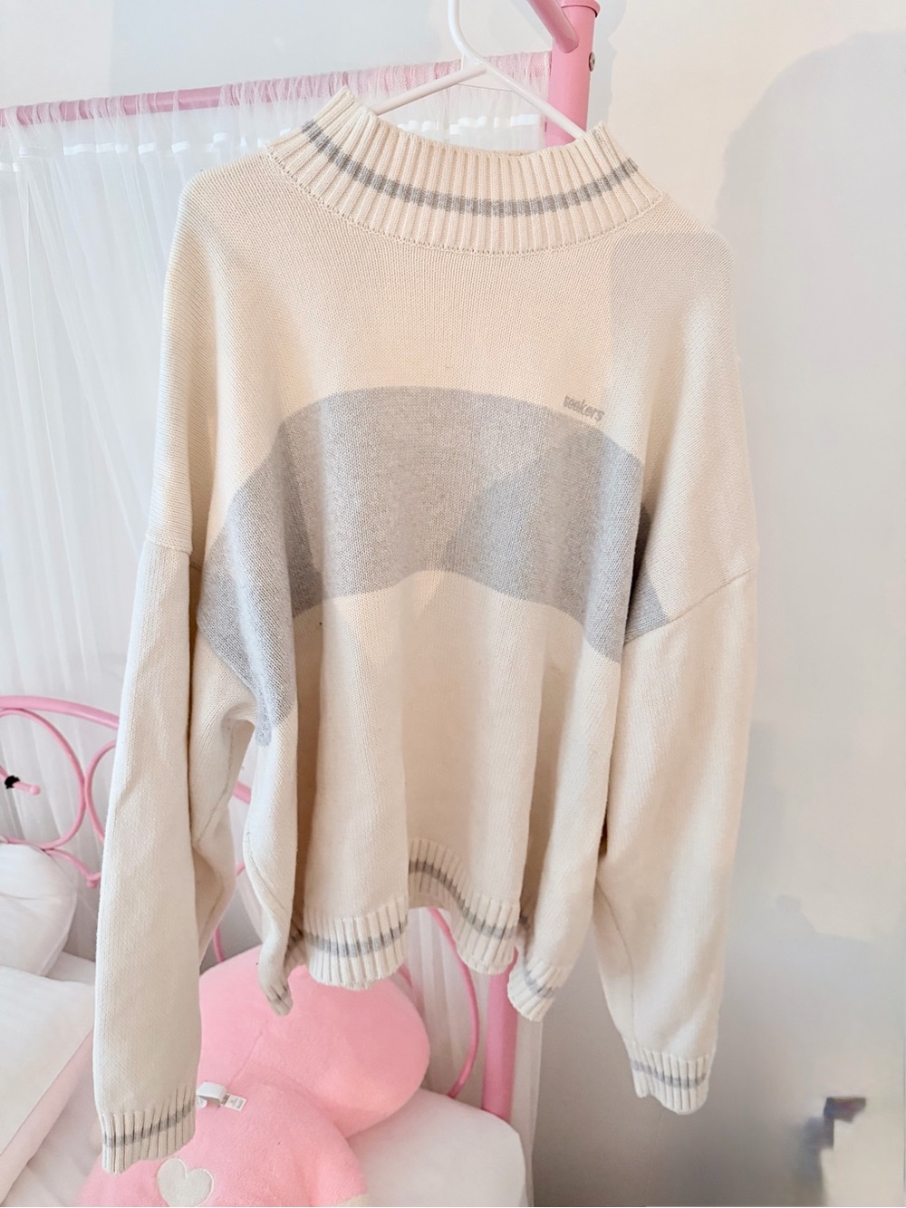 Sistersandseekers mockneck